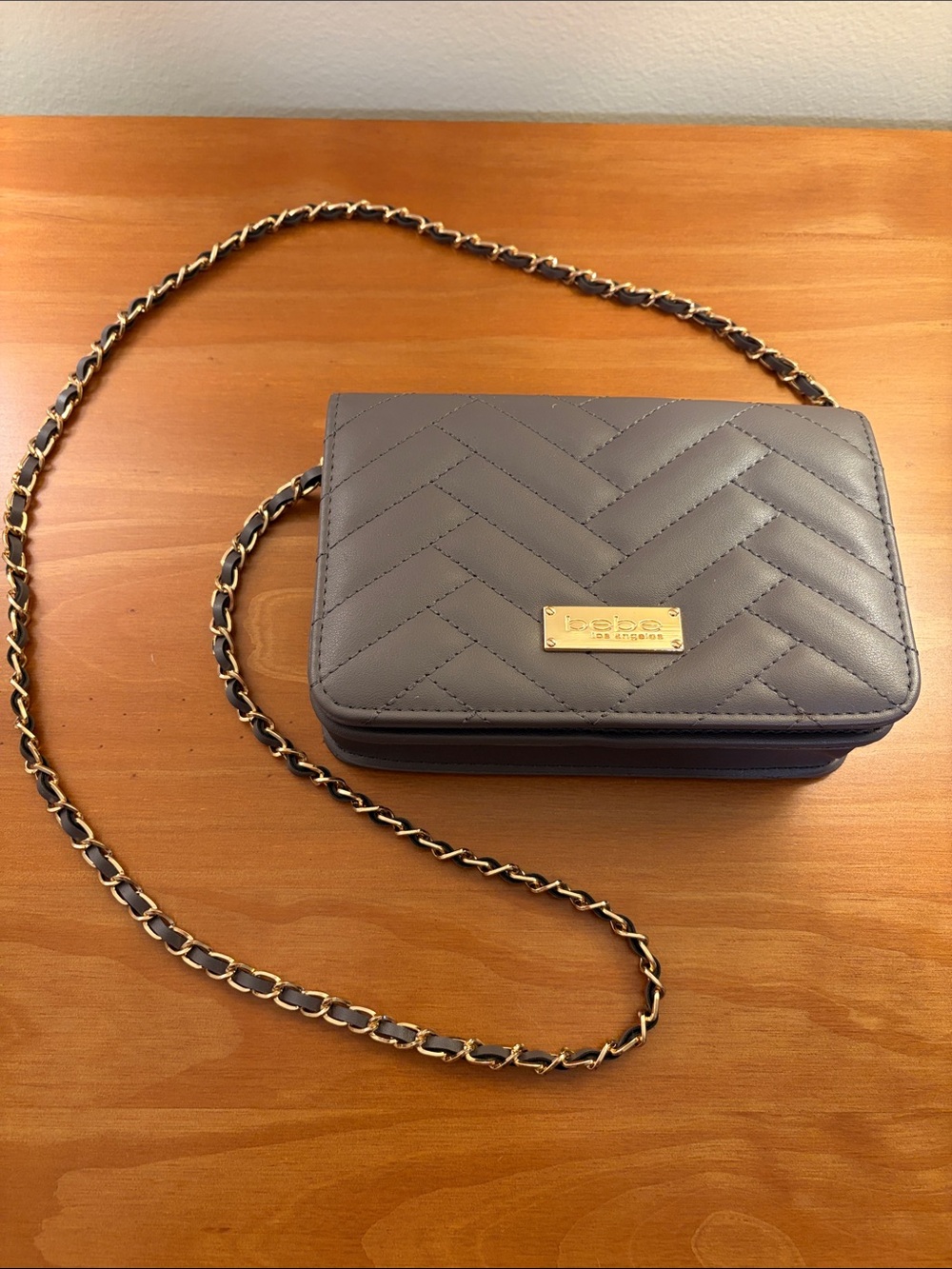bebe Grey Quilted Crossbody Bag Chain Strap Gold Hardware